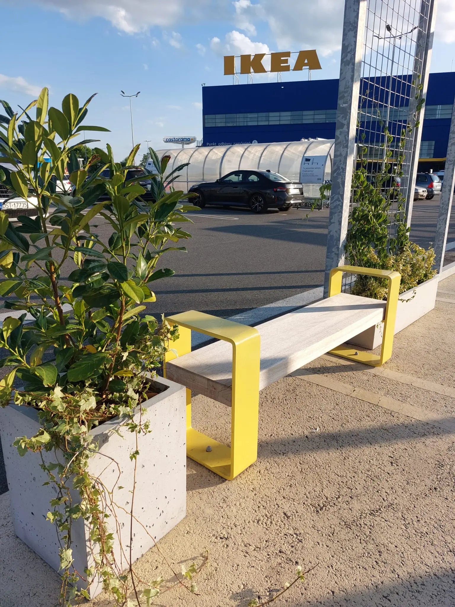 Outdoor Concrete Planters - Rectangle 50x120x50 cm in a parking lot Decormania.eu